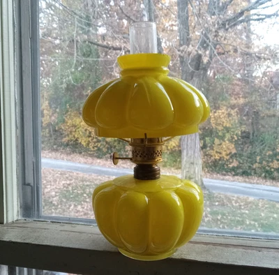 1890s YELLOW CASED GLASS MELON RIB MINIATURE KEROSENE LAMP ORIG MATCHING SHADE - Image 1 of 4