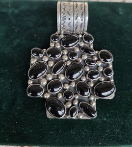 Navajo G Nakai Sterlingsilber Zia Symbol Anhänger mit schwarzen Steinen 64,5 Gramm - Bild 1 von 10