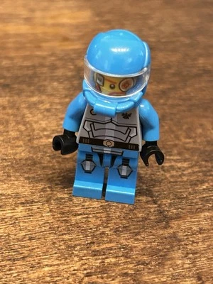 LEGO Max Solarflare minifigure Galaxy Squad Blue Spaceman 70709 gs015 - Image 1 of 4