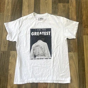 Muhammad Ali — ‘I Am The Greatest’  Graphic T-Shirt Size Men’s Size M - Foto 1 di 6