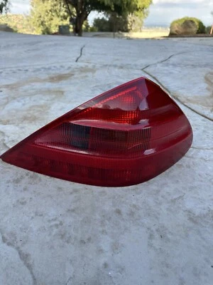 2005 MERCEDES SL500 R230 ROADSTER #230 правый задний фонарь - Изображение 1 из 4