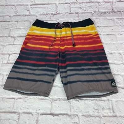 Pantalones cortos de natación Quiksilver para hombre talla grande multicolor a rayas con cordón Foto 1 de 4