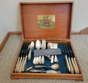 Vintage 1925 Triumph 1881 Rogers Oneida Silverplate Flatware Set 41 Pcs with Box - Picture 1 of 8