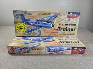 Monogram Classics USAF Trainer T-28A Plastik Modellbausätze 2 Stück Flugzeuge 1999 - Bild 1 von 7