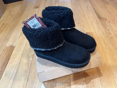 Botas de mujer Muk Luks 9M negras de piel sintética al tobillo Addison Foto 1 de 4