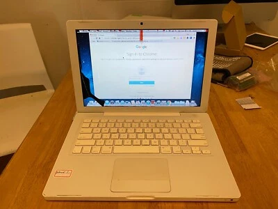 Apple MacBook A1181 13.3"  Early 2008 2.4GHz Core 2 Duo 2GB RAM 120GB SSD - Image 1 of 4