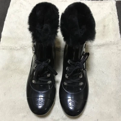 Authentic Chanel Vintage Rubber Boots with Fur 38 as-is condition - Image 1 of 4