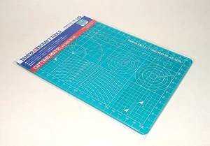TAMIYA Model Craft Tools Cutting Mat (A5 Size / Blue) 74142 - Picture 1 of 1