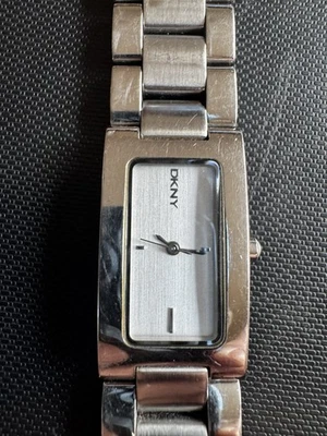 Damen-Quartzuhr DKNY, Edelstahl, voll Funktionstüchtig. - Bild 1 von 4