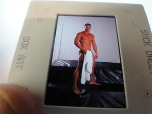 VINTAGE 35MM PHOTO SLIDE MALE GAY INTEREST MUSCLE SEMI NUDE HOT HUNK Z6t - Picture 1 of 2