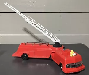 Vintage 17” Long Red Plastic Fire Truck W/Ladders & Person - Picture 1 of 14