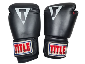 TITLE Classic Boxing Gloves MMA Training 11oz Black/Red - Picture 1 of 3
