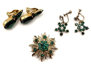 Mid Century Starburst Teardrop Green Rhinestone Screw Back Earrings Brooch Lot - Picture 1 of 11