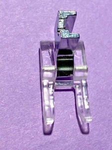Máquina de coser Kenmore caña baja transparente punta abierta bordado pie apto para muchos modelos - Imagen 1 de 6