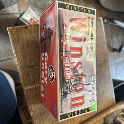 Coche modelo NHRA Winston Gary Scelzi 1:64 Top Fuel Dragster con estuche acrílico Foto 1 de 3