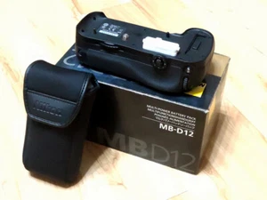 Nikon Akkugriff MB-D12 D800 D800E - Originalgriff - Neuwertig - Bild 1 von 4