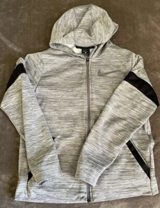 Nike Dry Fit Boys active wear jacket full zipper pockets size XL Or 18/20 - Picture 1 of 2