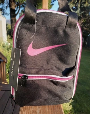 NIKE NEW WITH TAGS Kids Fuel Pack Lunch Bag Black And Pink Firm Price - Image 1 of 4