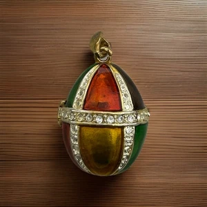 Medallón/caja de pastillas para huevos esmaltado tono dorado de colección - Imagen 1 de 3