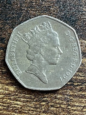 1997 United Kingdom 50 Fifty Pence Elizabeth Britannia Lion Actual Coin TB5505* - Image 1 of 2