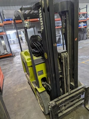 Clark ECX20 Electric Forklift 4000# - NEW BATTERY - LOW HOURS - Image 1 of 4