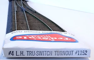 Vintage Tru-Scale HO #4 L.H. Weichengleis mit Holzstraßenbett & NiSi Schienen #1152 - Bild 1 von 4