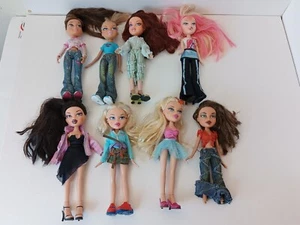 2001 MGA Bratz Dolls Lot Of 8 - Picture 1 of 8