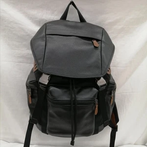 Zaino COACH F57477 usato poco ottime condizioni misura grande - Foto 1 di 11