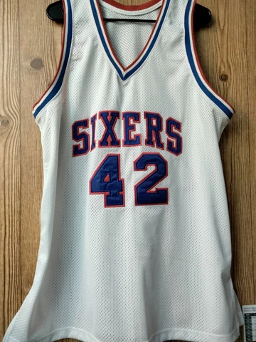 Vintage Philadelphia 76ers NBA basketball Jersey #42 Elton Brand Throwback Cover
