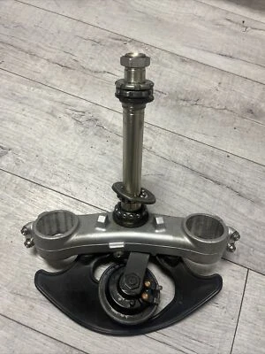 05 06 Honda CBR1000RR 2004-2007 inferior triple abrazadera de árbol de dirección OEM Foto 1 de 4