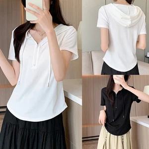 Bequemes Damen T-Shirt mit Kapuze und kurzen Ärmeln ideal für die ganze Saison - Picture 1 of 22