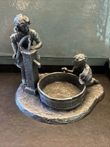 1973 Robert Drury Boy & Girl playing at the WELL Figure by International Pewter - Bild 1 von 4