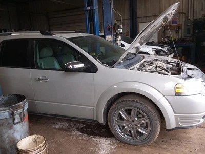 TAURUS X  2008 Front Latch 2079912 Foto 1 de 4