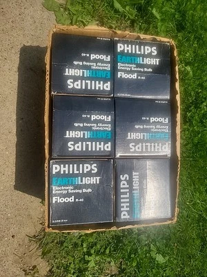 Luces de inundación descontinuadas Foto 1 de 2