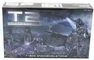 Pegasus T2 Terminator T800 Endoskeletons Diorama Figure Set 1:32 Scale Model Kit - Picture 1 of 2
