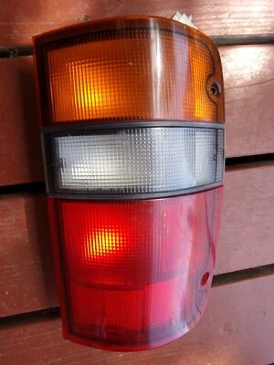 Luz trasera derecha Isuzu Trooper 2000 2001 2002 OEM ICHIKOH 4662 Foto 1 de 4