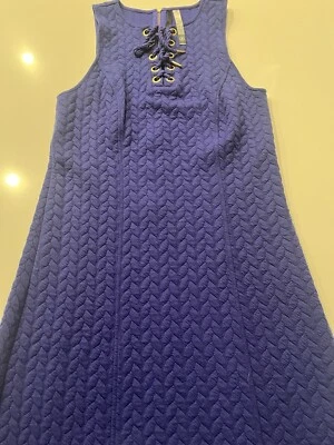 Vestido Kenzie Mod sin mangas púrpura oscuro talla pequeña.  Foto 1 de 3