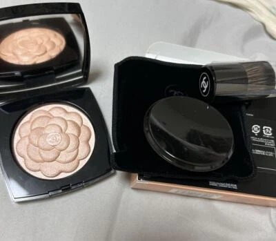 Chanel Reve De Camelia Illuminating Powder 10g / 0.35oz 2022 Limited Edition NEW - Image 1 of 4