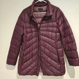 Lands' End burgunderroter verstaubarer Daunenmantel mit doppeltem Reißverschluss & Taschen, mittelgroß - Bild 1 von 7