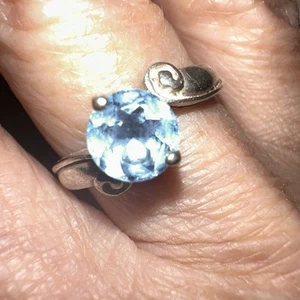 Womens Sterling Silver Ring With Aquamarine Stone Sz. 9. EUC - Picture 1 of 2