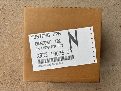 NOS 1999 99 FORD MUSTANG GT 35th ANNIVERSARY WHEEL CENTER CAP SET - F9ZZ-1130-GA - Imagem 1 de 4