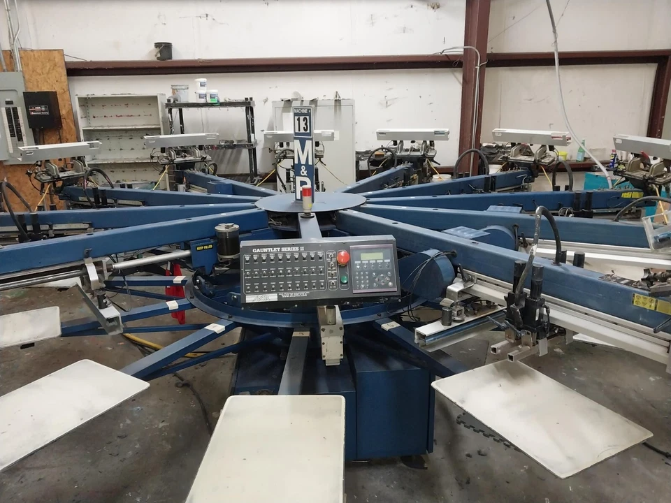 Guantelete M&R II 10/12 de planta de producción Foto 1 de 1