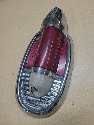 Conjunto de lámpara de luz trasera Mercury 1956 OEM Ford carcasa de lente Monterey Montclair Foto 1 de 4