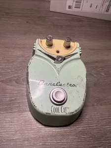 Danelectro Cool Cat Chorus Guitar Effects Pedal 18V  - Picture 1 of 4