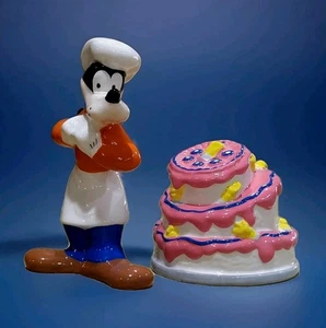 CHEF GOOFY & TIPSEY CAKE SALT & PEPPER SHAKER SET WALT DISNEY NE SET MINT - Picture 1 of 5