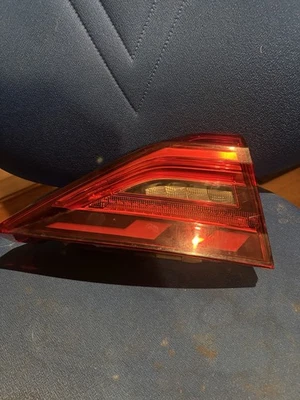 AUDI A1 MK2 2019-ON REAR LEFT N/S/R INNER TAILIGHT 82A945093C GENUINE — 第 1/4 张图片