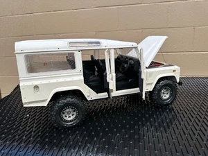1:10 Scale Crawler Defender D110 Axial scx10 II metal axles with front overdrive - Picture 1 of 24