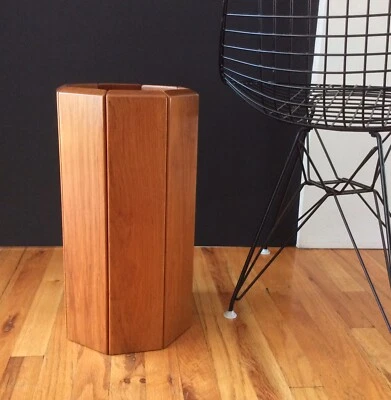 Panel octágono danés moderno de mediados de siglo de teca maciza soporte “paraguas” con vidrio Foto 1 de 4