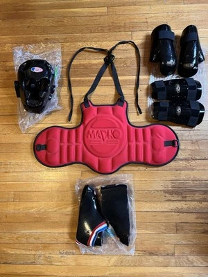 Lote de equipo de combate de artes marciales de karate de taekwondo Macho Saf-T Foto 1 de 4