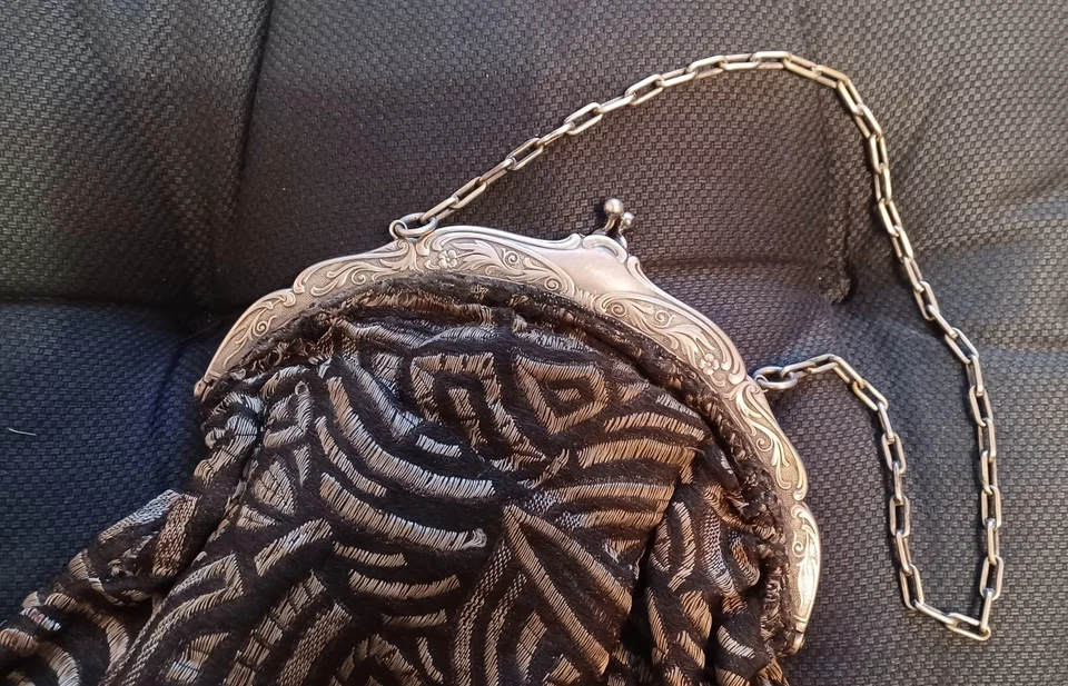 bourse ancienne réticule, monture en argent poinçon - Photo 1/4